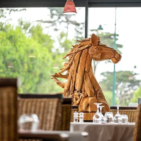- Restaurant La Chaloupe 2*