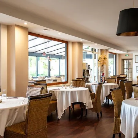 - Restaurant La Chaloupe