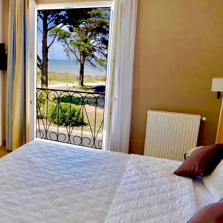 Hotel - Restaurant La Chaloupe 2*