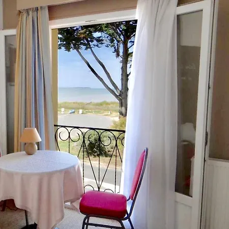 - Restaurant La Chaloupe Hotel