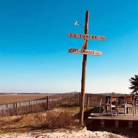 - Restaurant La Chaloupe 2* Le Port-des-Barques