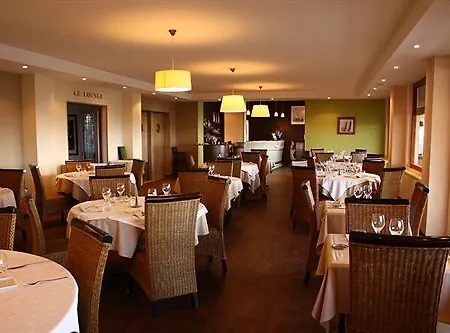 - Restaurant La Chaloupe 2* Le Port-des-Barques