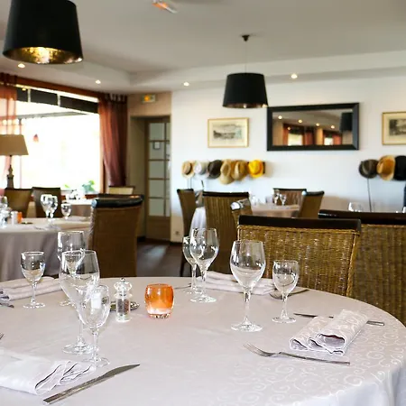 - Restaurant La Chaloupe