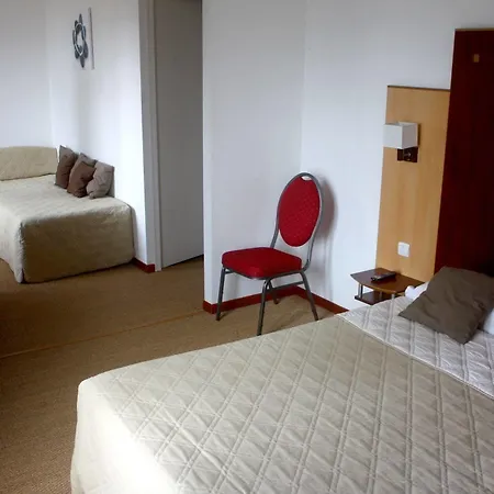 Hotel - Restaurant La Chaloupe 2*