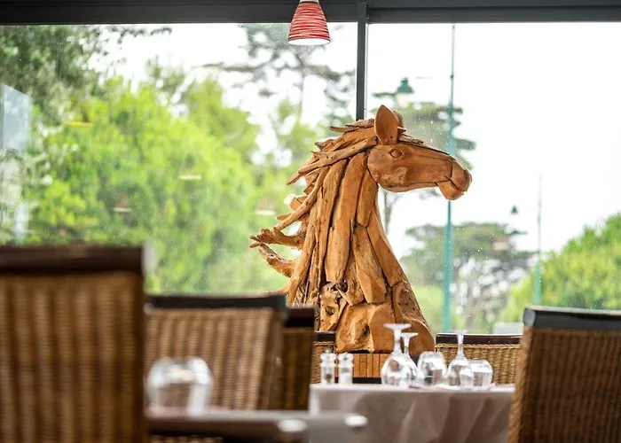 - Restaurant La Chaloupe 2*