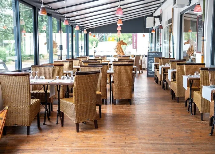 - Restaurant La Chaloupe Le Port-des-Barques