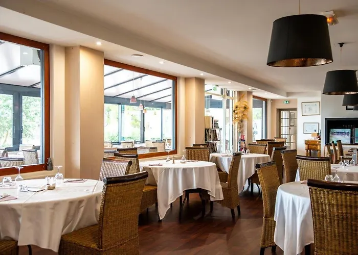 - Restaurant La Chaloupe