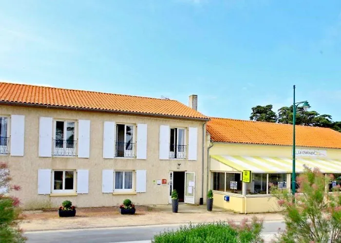 Hotel - Restaurant La Chaloupe 2*