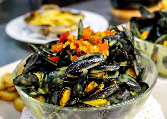 - Restaurant La Chaloupe 2* Le Port-des-Barques