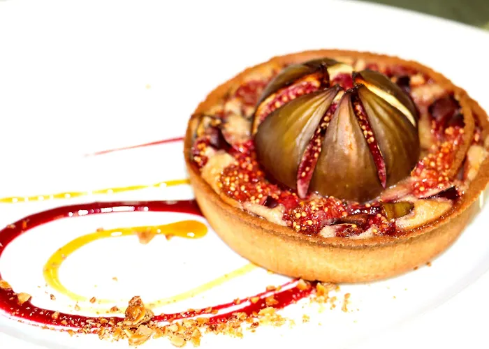 - Restaurant La Chaloupe Hotel Port-des-Barques