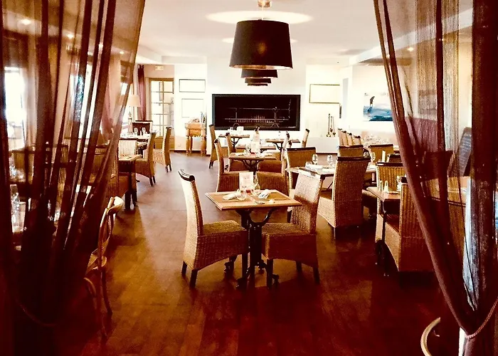 - Restaurant La Chaloupe 2* Le Port-des-Barques