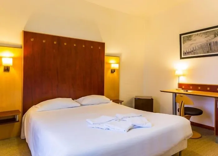 - Restaurant La Chaloupe Hotel 2*