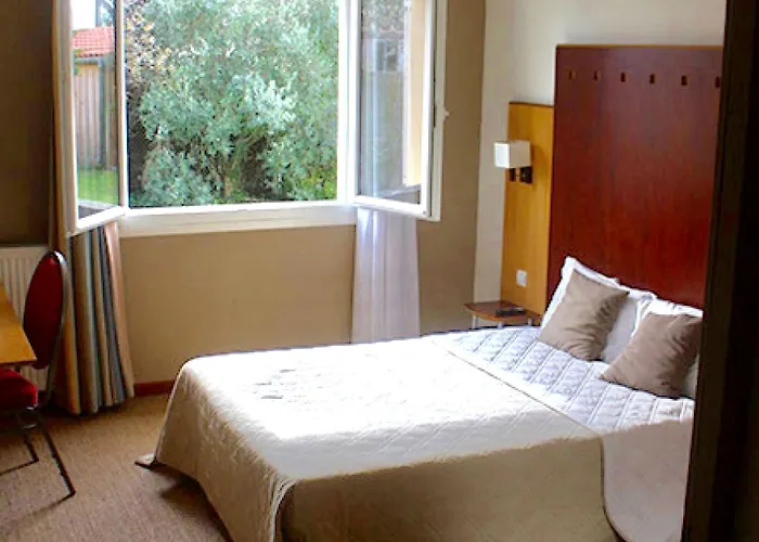 - Restaurant La Chaloupe 2*