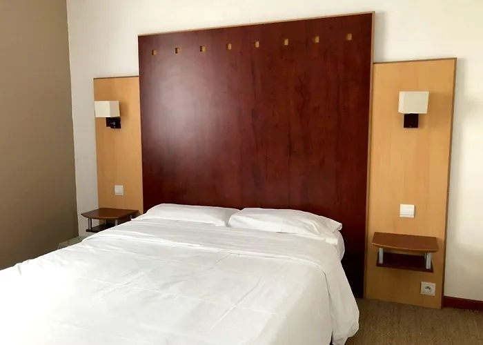 - Restaurant La Chaloupe