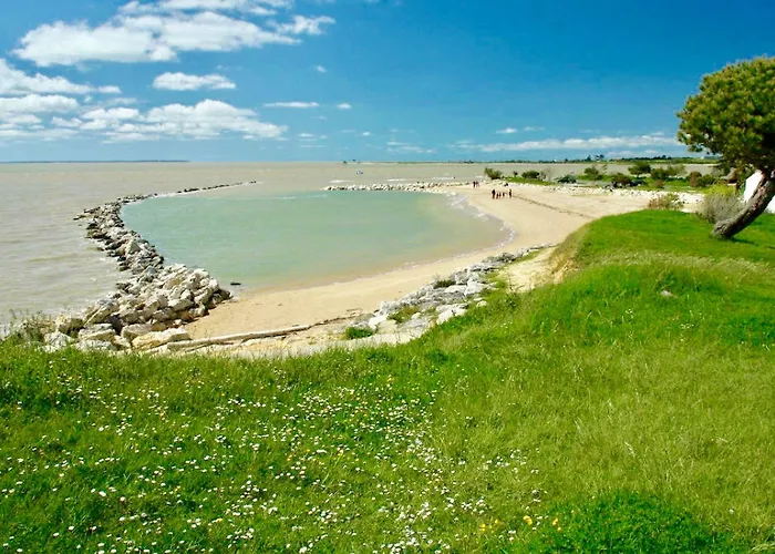 - Restaurant La Chaloupe 2*