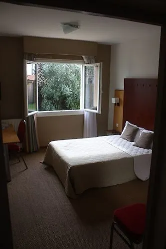 - Restaurant La Chaloupe 2* Le Port-des-Barques