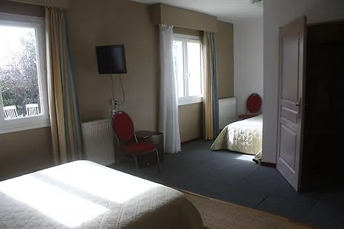 - Restaurant La Chaloupe Hotel Port-des-Barques